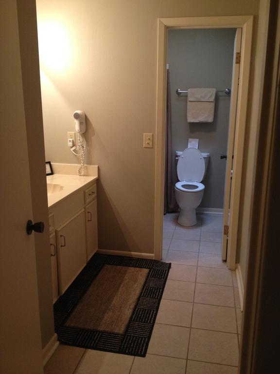 Crown Colony Villas Lufkin Chambre photo