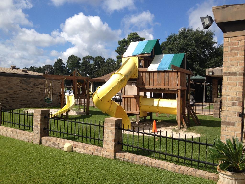 Crown Colony Villas Lufkin Extérieur photo